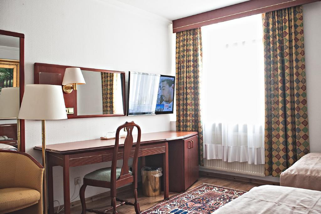 Ravel International Hotel Offenbach am Main Room photo